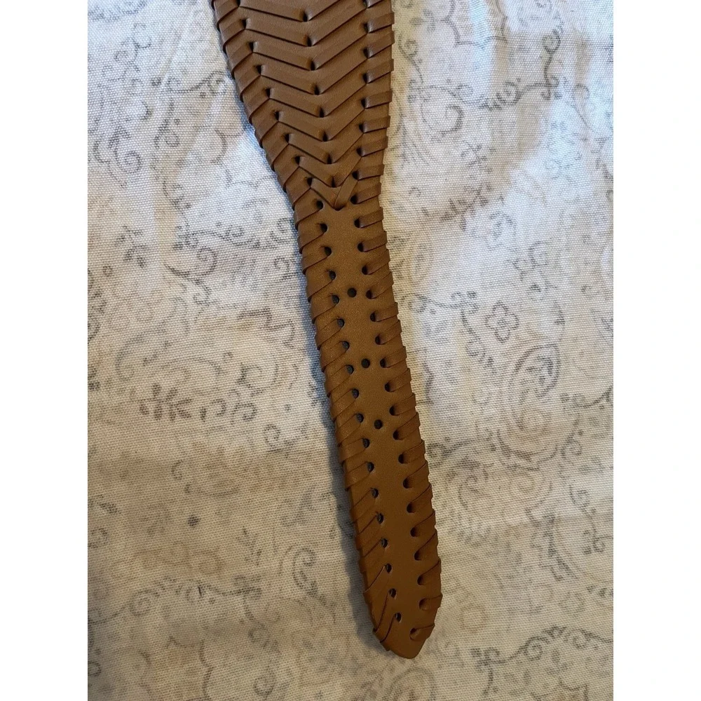 White House Black‎ Market Faux Leather Woven Belt S/P Gold Tone Buckle Vachetta